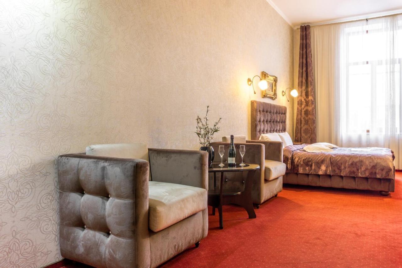 Hotel Ferdinand Haţeg Exterior foto