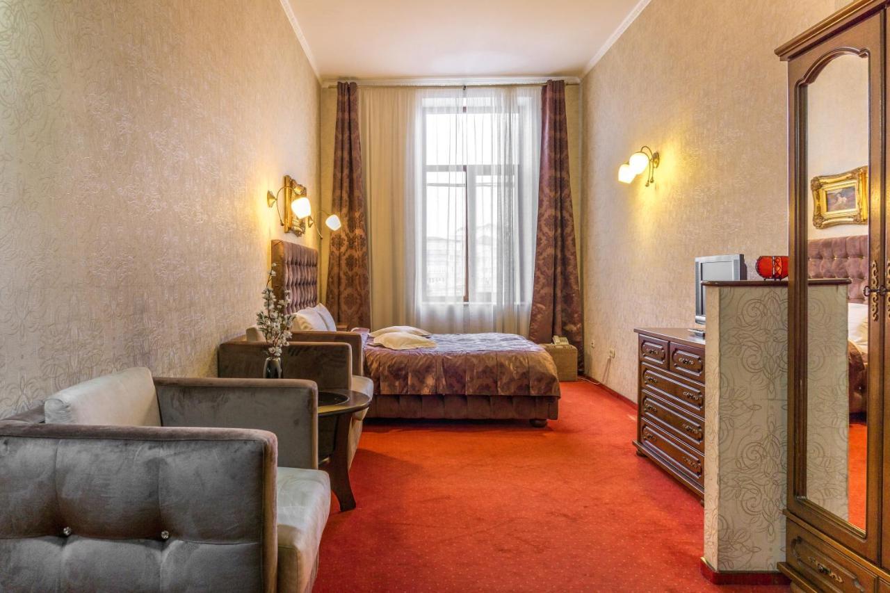 Hotel Ferdinand Haţeg Exterior foto